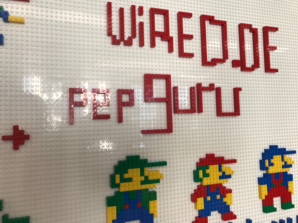 pepGuru Lego Wall